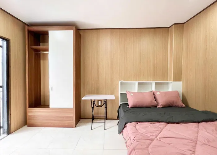 Lunaria Maison- Lucy House